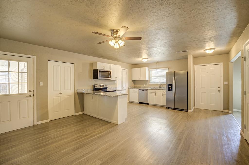 9901 Essex Avenue Property Photo 10