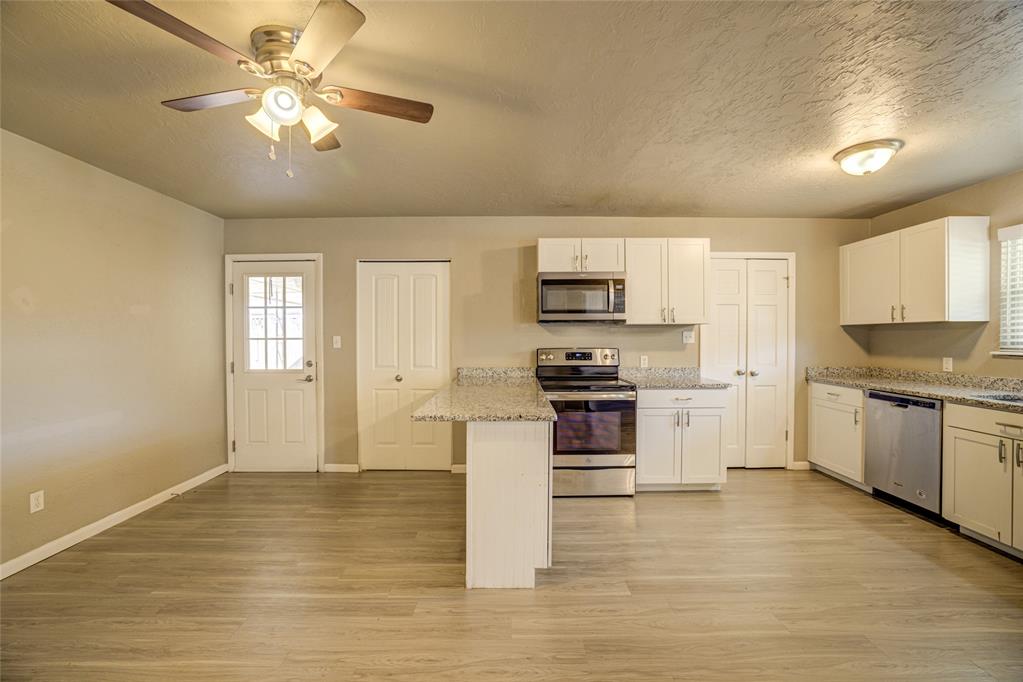 9901 Essex Avenue Property Photo 11
