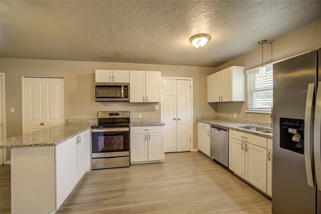 9901 Essex Avenue Property Photo 12