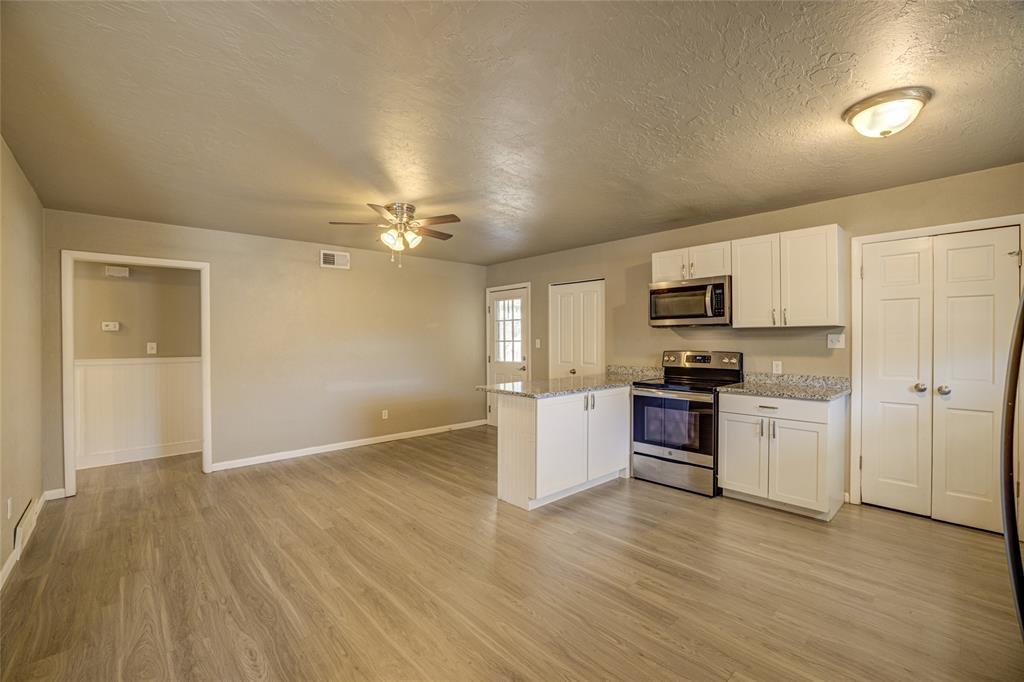 9901 Essex Avenue Property Photo 13