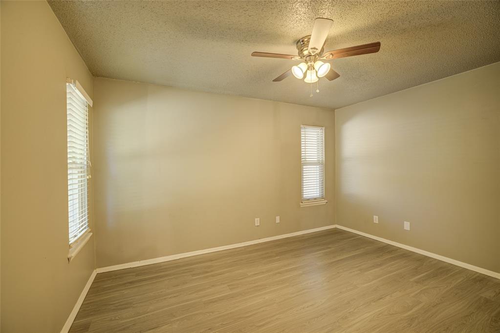9901 Essex Avenue Property Photo 15