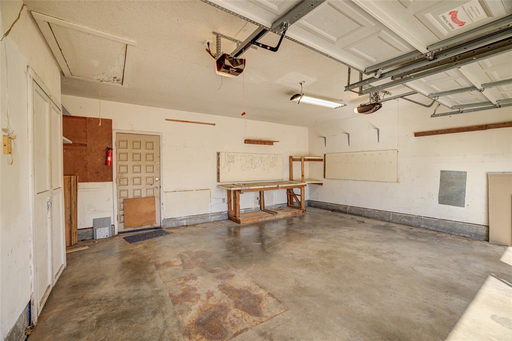 9901 Essex Avenue Property Photo 28