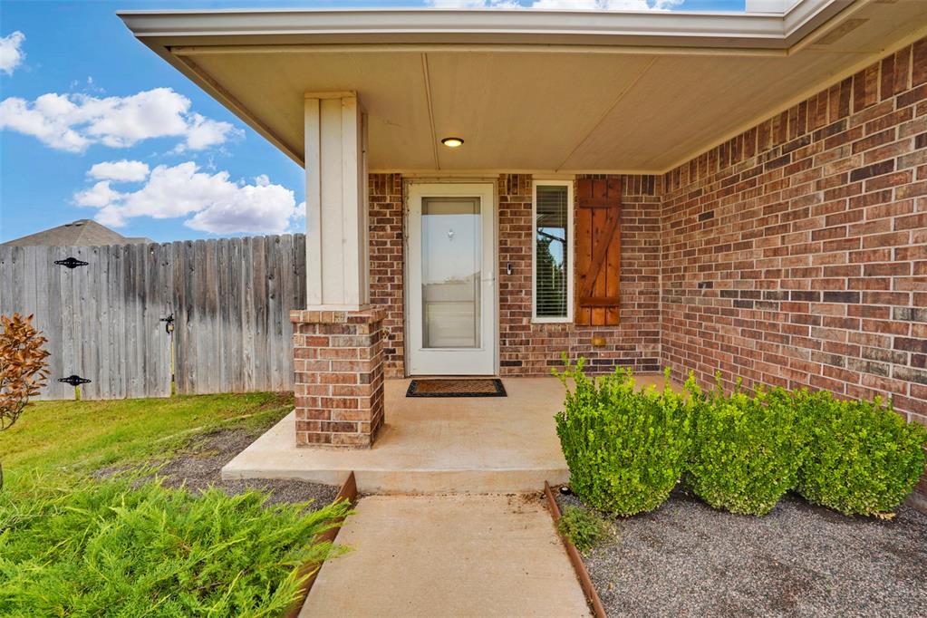 19628 Brookville Drive Property Photo 1
