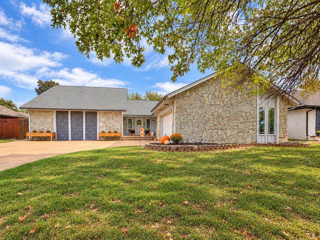12016 Robinwood Place Property Photo 1