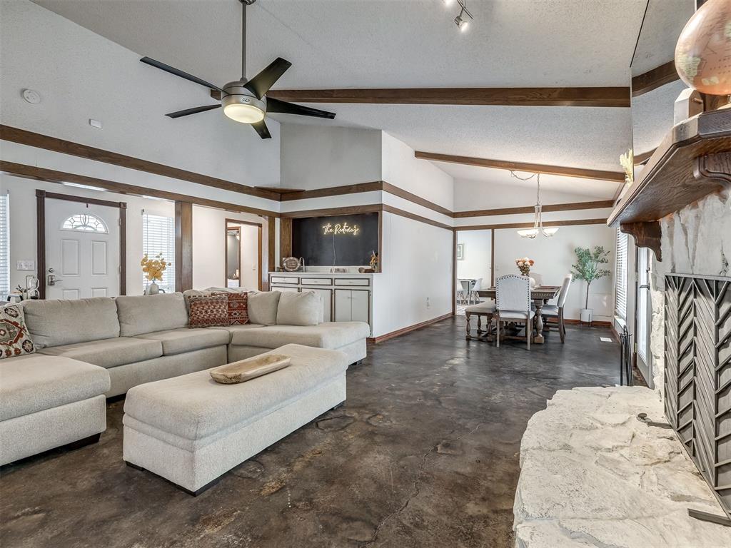12016 Robinwood Place Property Photo 8