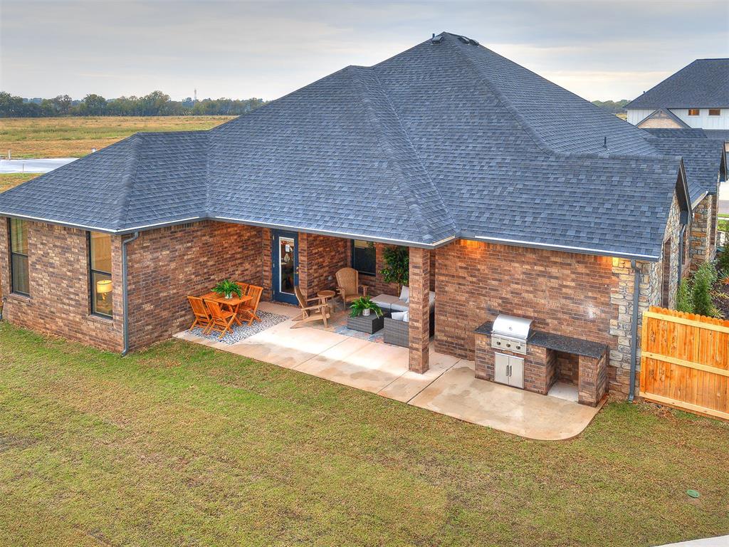 16100 Catalonia Place Property Photo 6