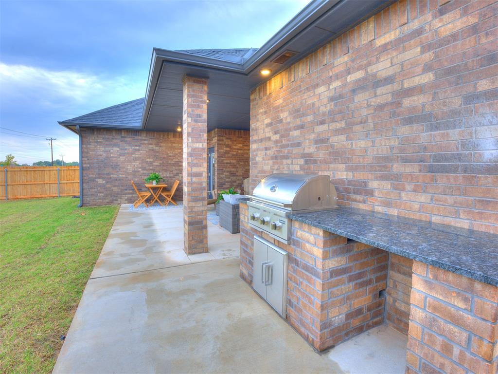 16100 Catalonia Place Property Photo 10
