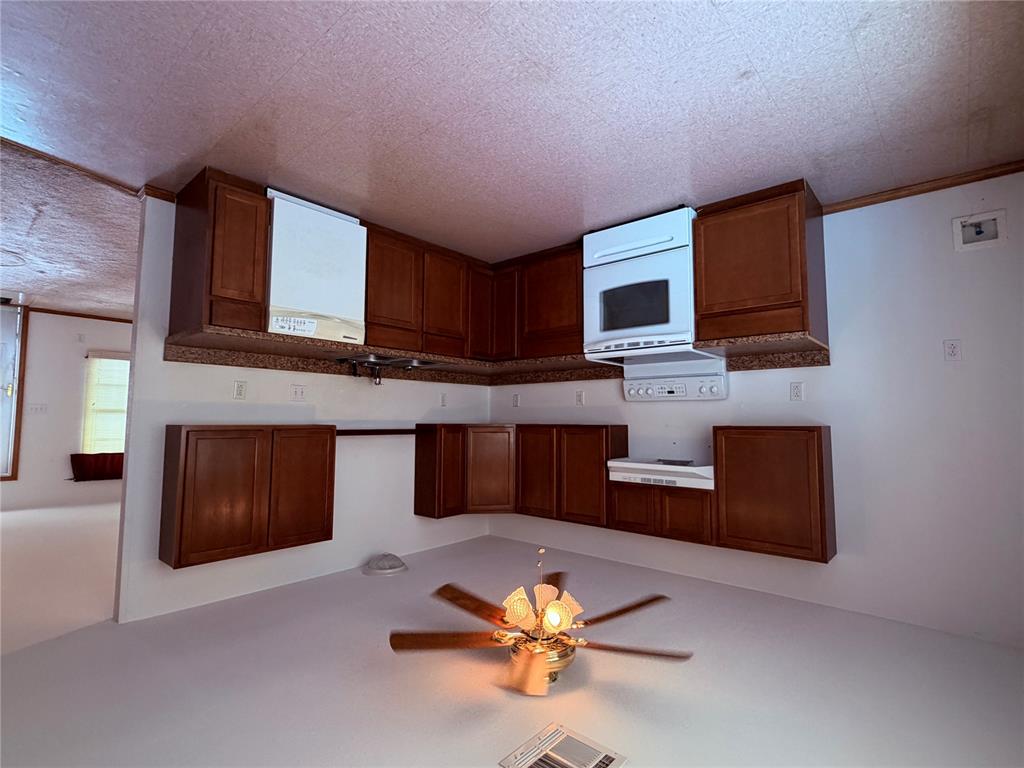 500 N Ballard Property Photo 6