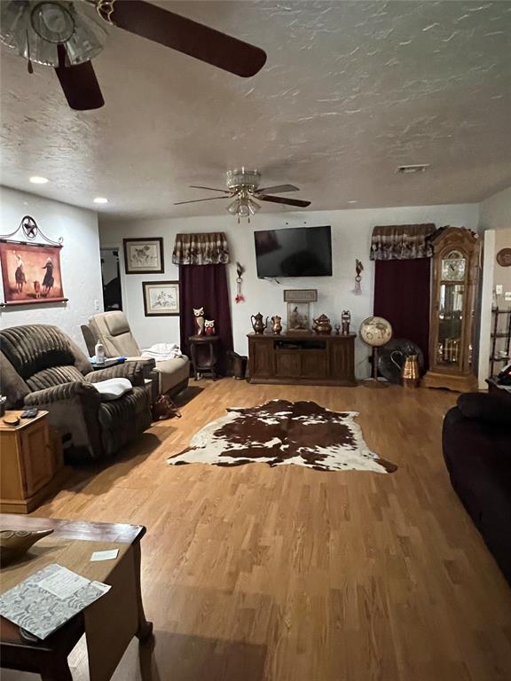 112 E Cameron Drive Property Photo 1