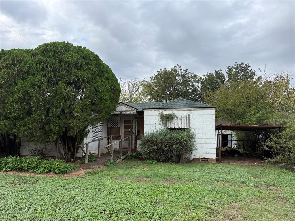 409 S Navajoe Street Property Photo 1