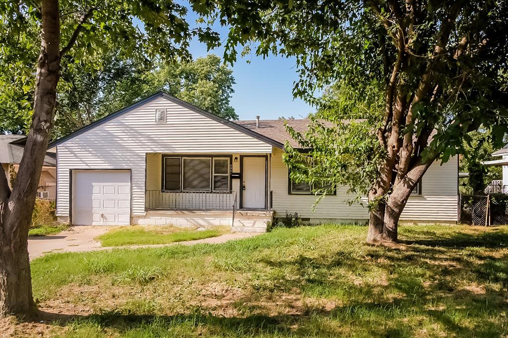 3525 E King Street Property Photo 1