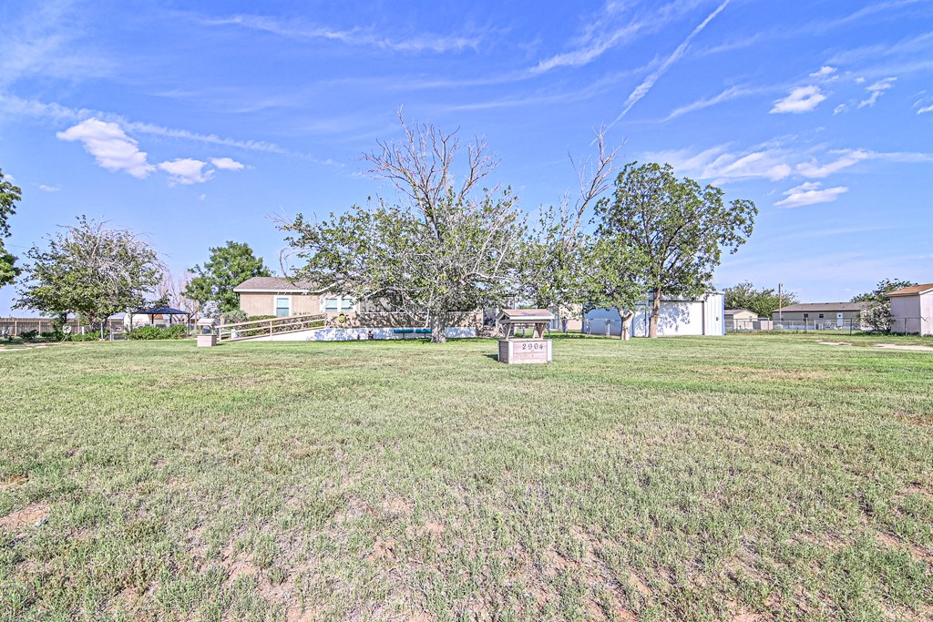 2904 N County Rd 1140 Property Photo 2