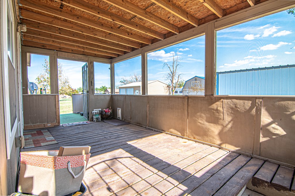 2904 N County Rd 1140 Property Photo 11