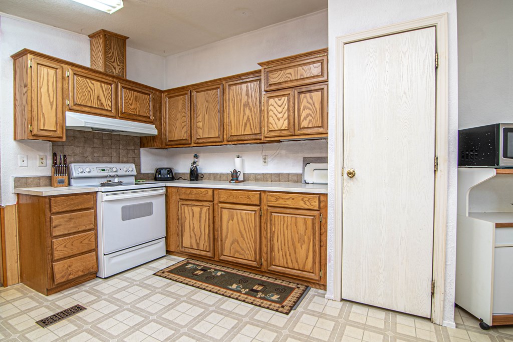 2904 N County Rd 1140 Property Photo 13