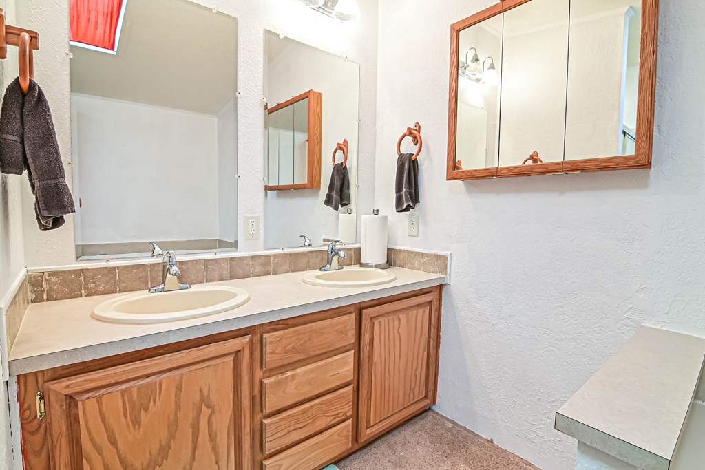 2904 N County Rd 1140 Property Photo 25