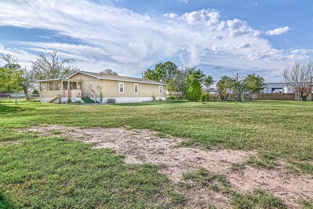 2904 N County Rd 1140 Property Photo 26