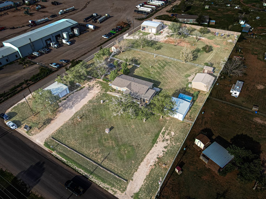 2904 N County Rd 1140 Property Photo 31