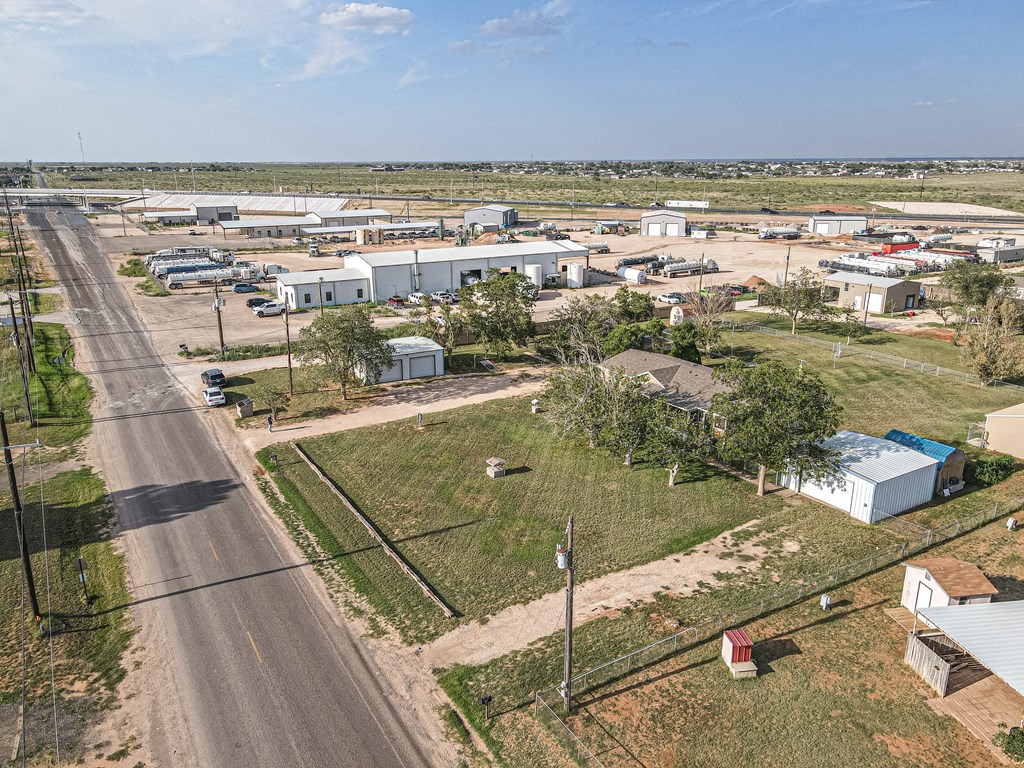 2904 N County Rd 1140 Property Photo 35