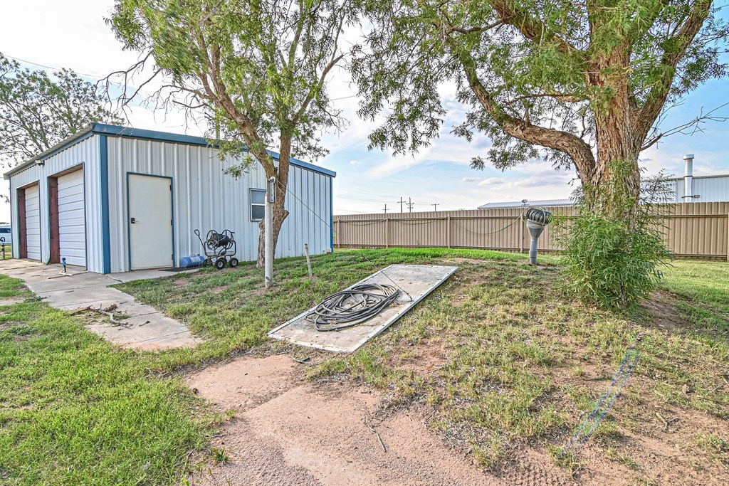 2904 N County Rd 1140 Property Photo 39