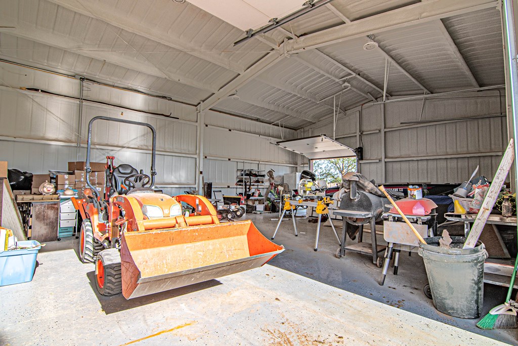 2904 N County Rd 1140 Property Photo 43