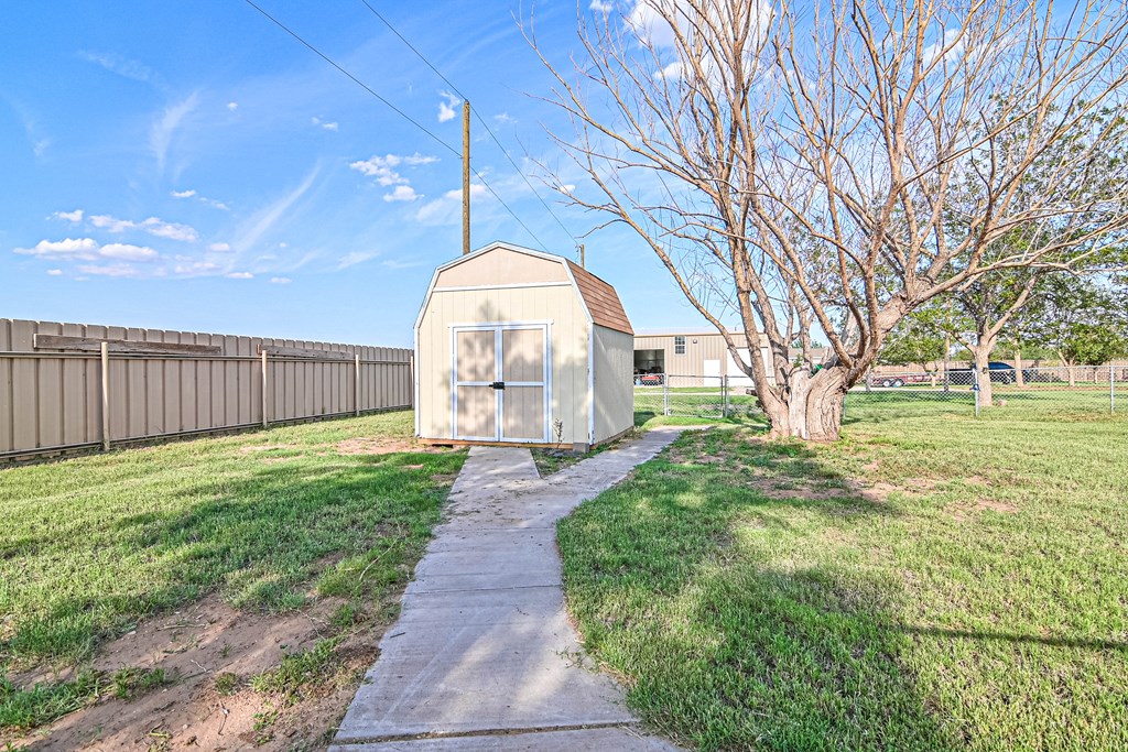 2904 N County Rd 1140 Property Photo 45