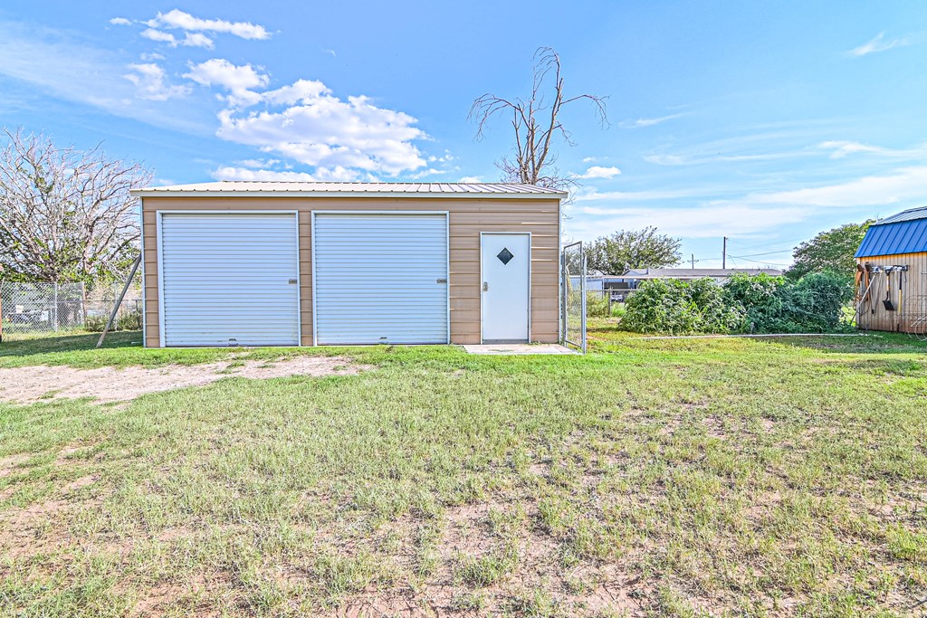 2904 N County Rd 1140 Property Photo 47