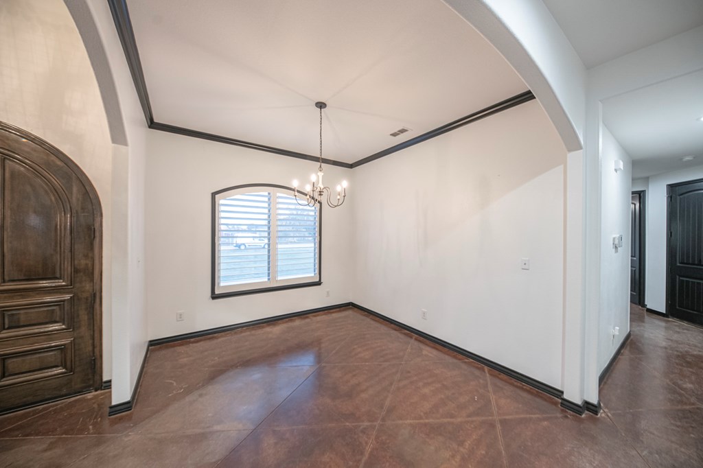 2507 N County Rd 1278 Property Photo 4