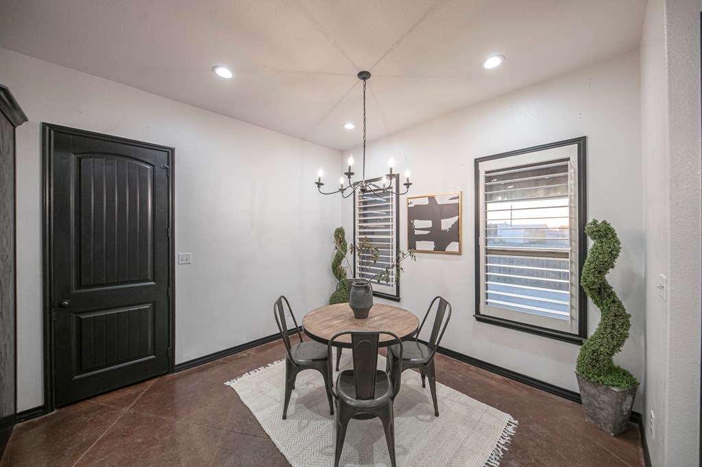 2507 N County Rd 1278 Property Photo 7