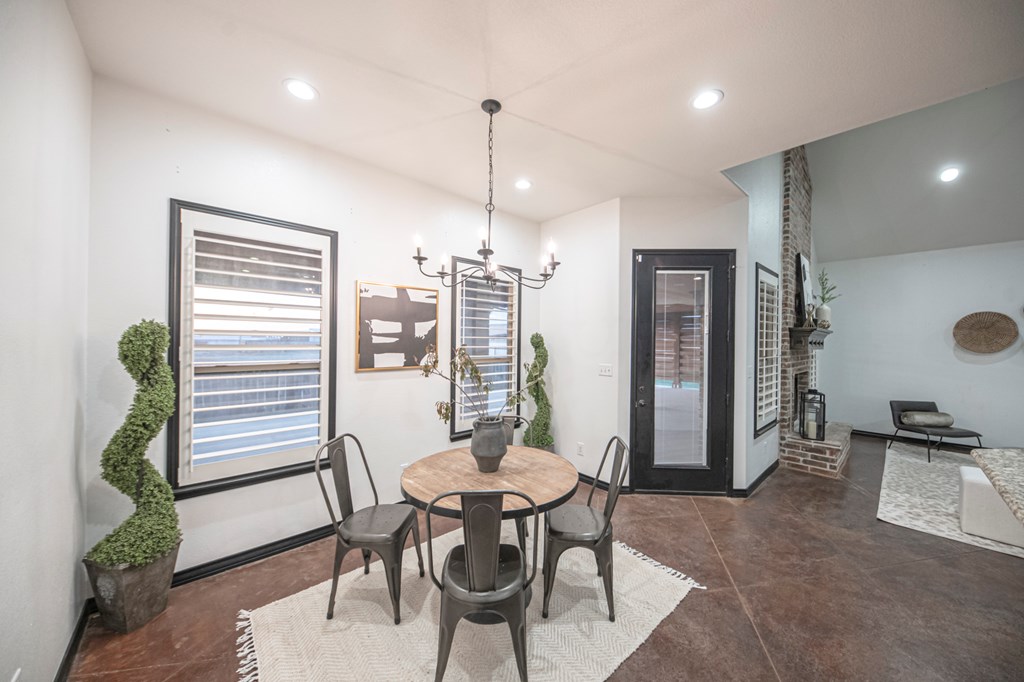 2507 N County Rd 1278 Property Photo 8