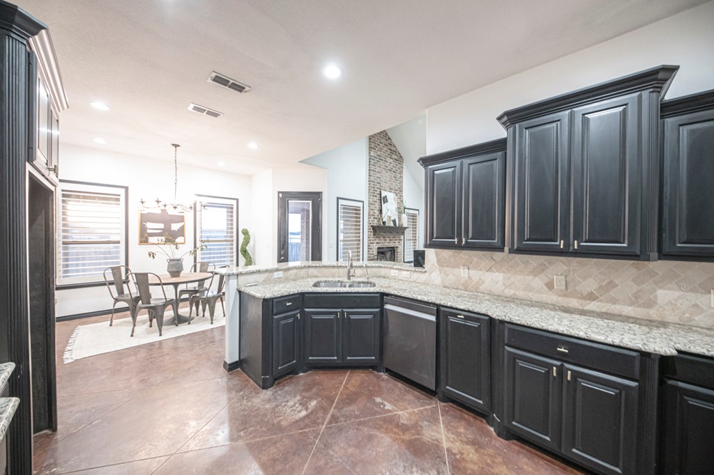 2507 N County Rd 1278 Property Photo 14