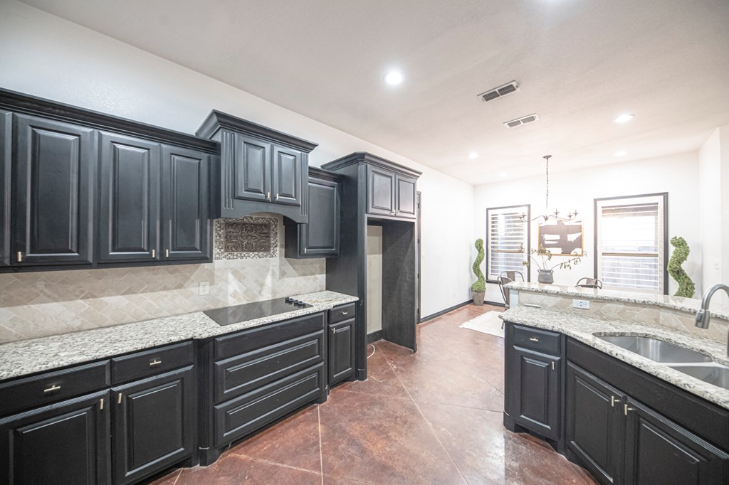 2507 N County Rd 1278 Property Photo 15