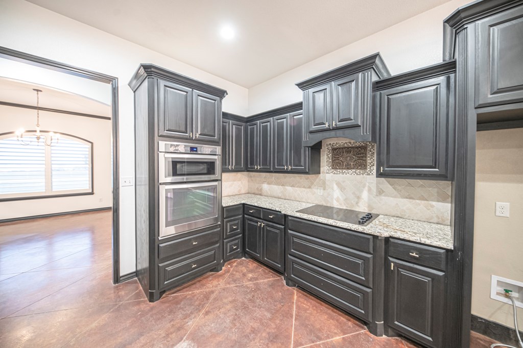 2507 N County Rd 1278 Property Photo 17