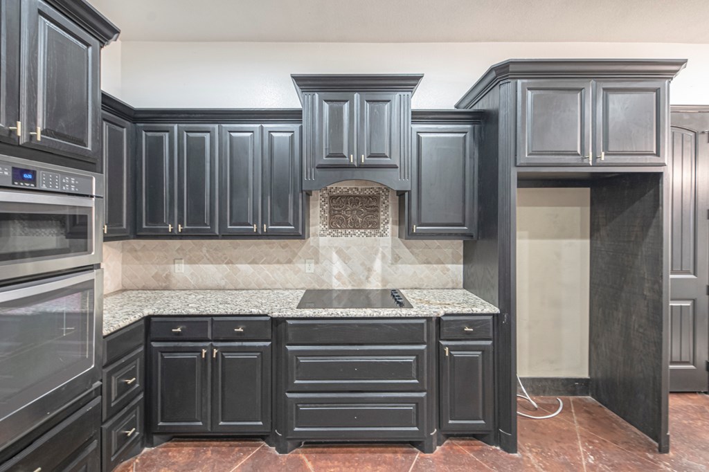 2507 N County Rd 1278 Property Photo 18