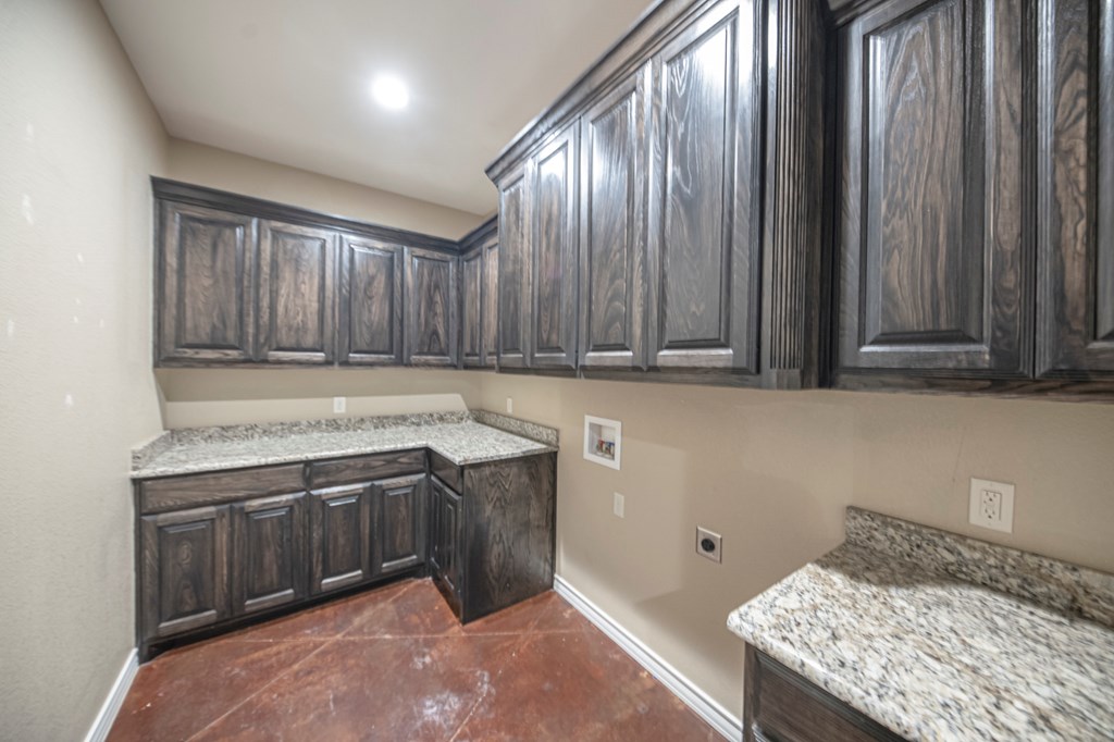 2507 N County Rd 1278 Property Photo 20