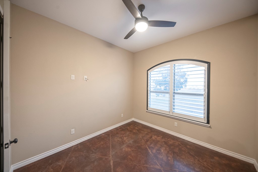 2507 N County Rd 1278 Property Photo 25