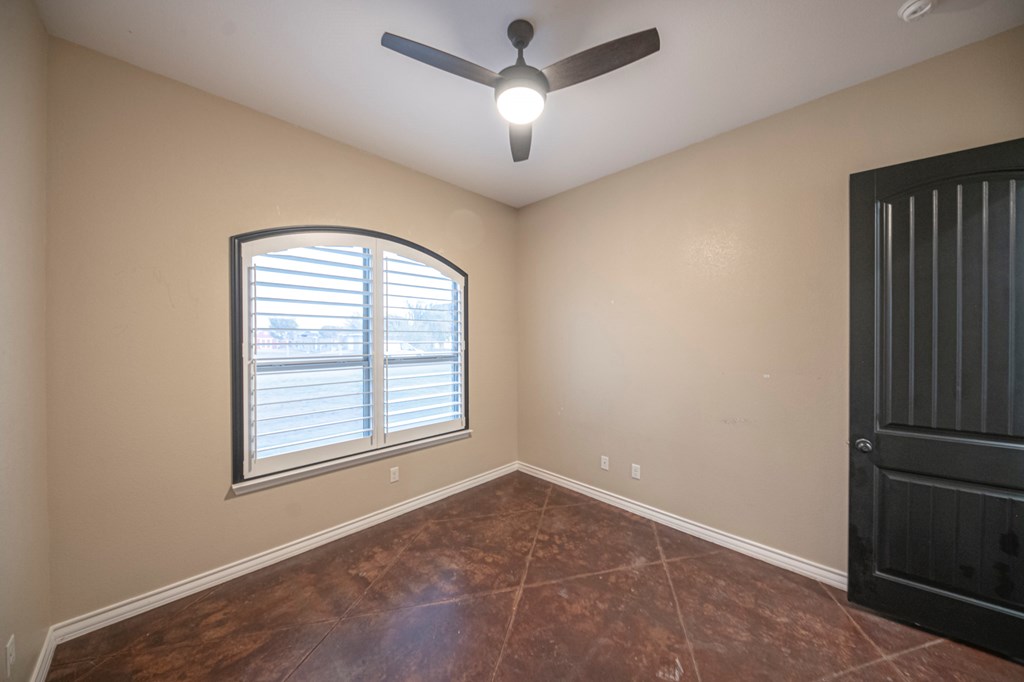 2507 N County Rd 1278 Property Photo 28