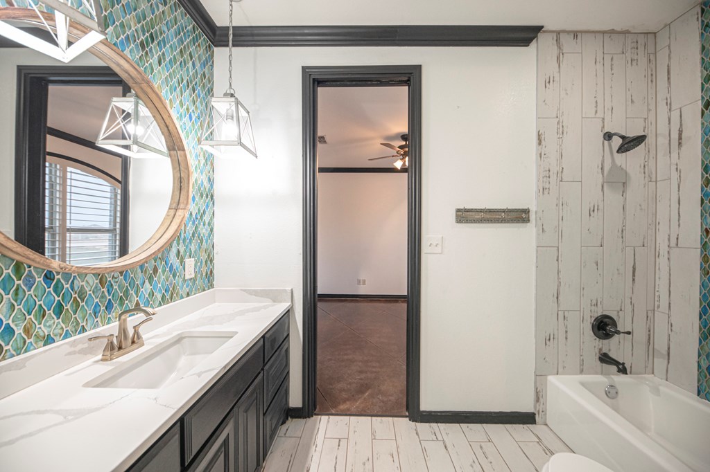 2507 N County Rd 1278 Property Photo 37