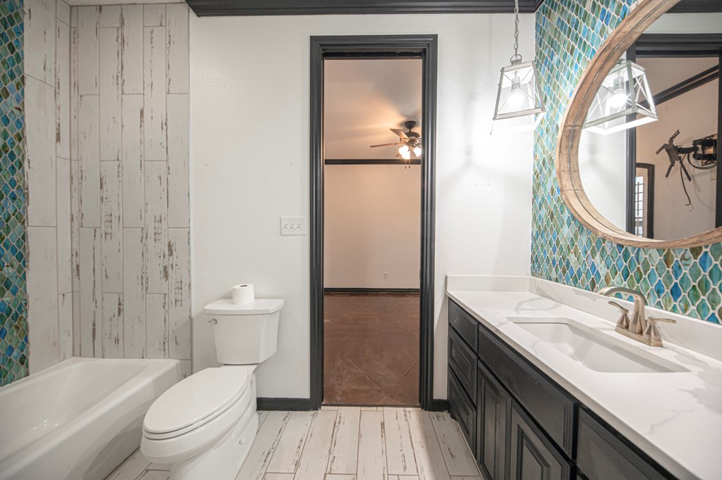 2507 N County Rd 1278 Property Photo 38