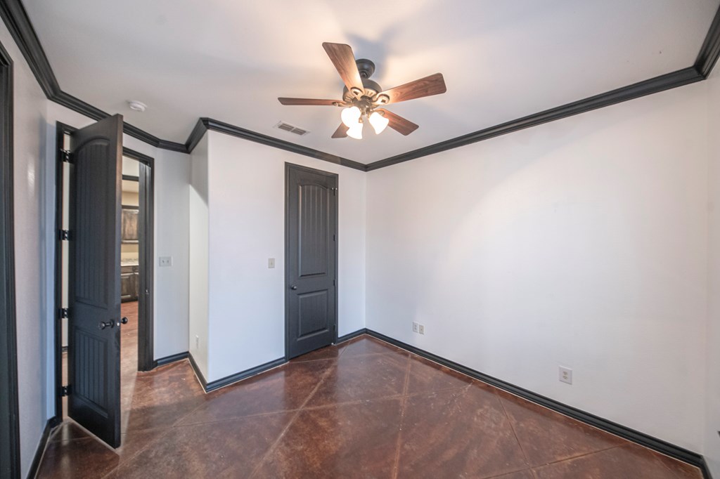 2507 N County Rd 1278 Property Photo 41