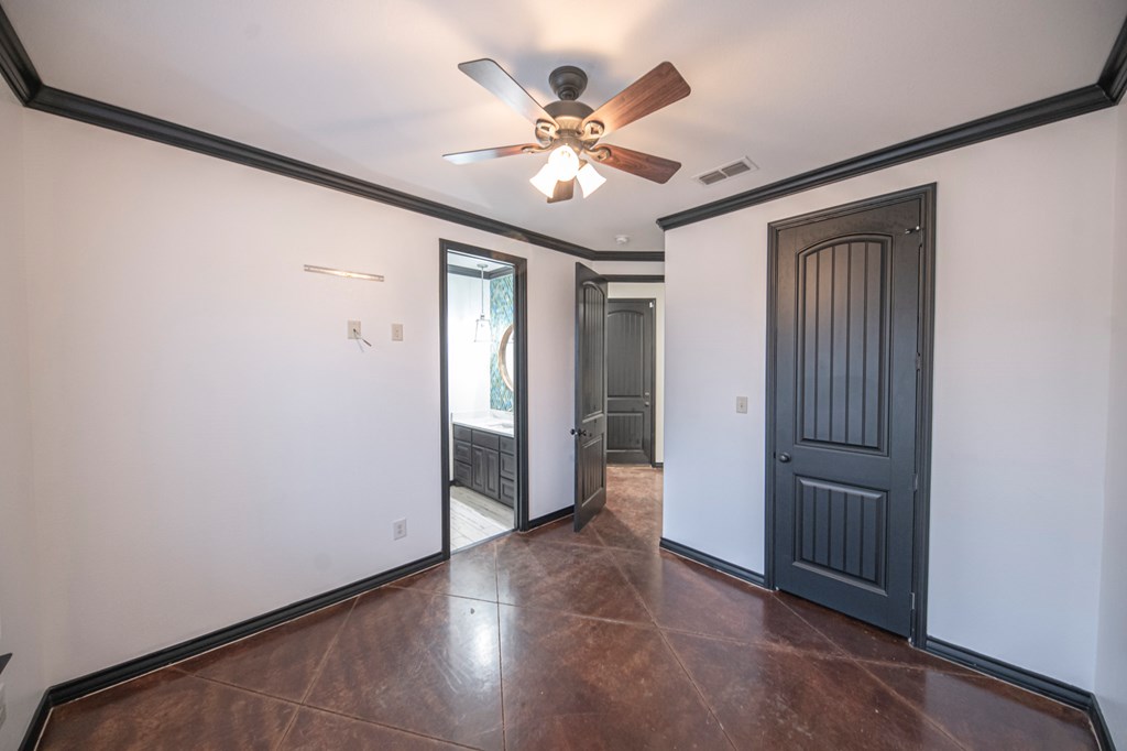 2507 N County Rd 1278 Property Photo 42