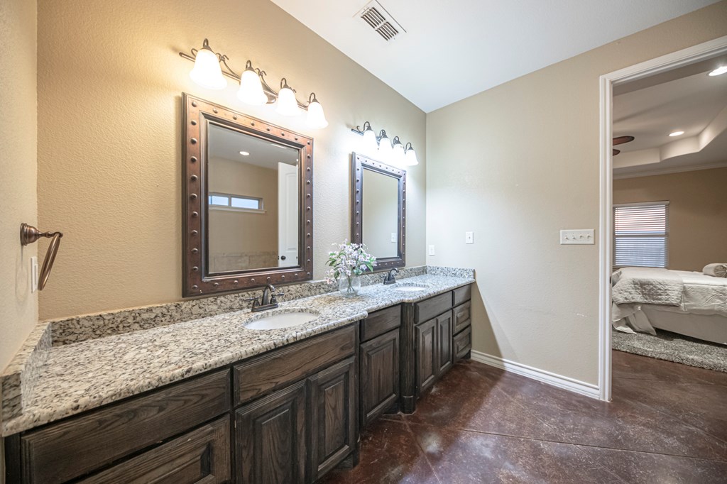 2507 N County Rd 1278 Property Photo 50