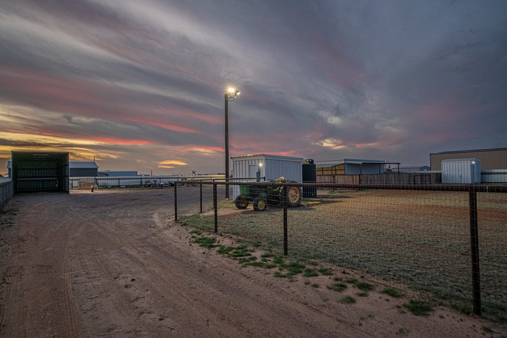 2507 N County Rd 1278 Property Photo 61