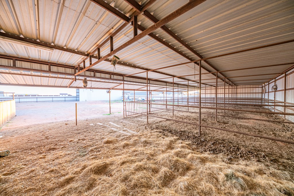 2507 N County Rd 1278 Property Photo 62