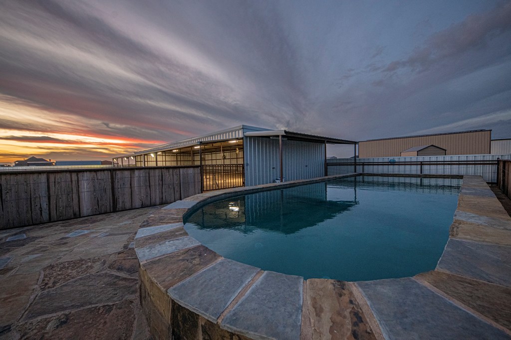 2507 N County Rd 1278 Property Photo 65