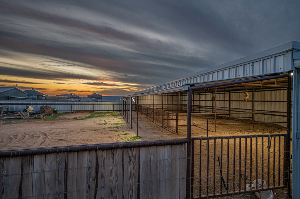 2507 N County Rd 1278 Property Photo 67