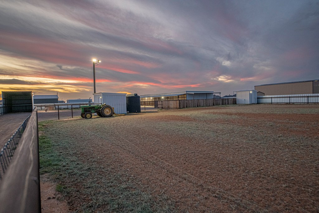 2507 N County Rd 1278 Property Photo 68