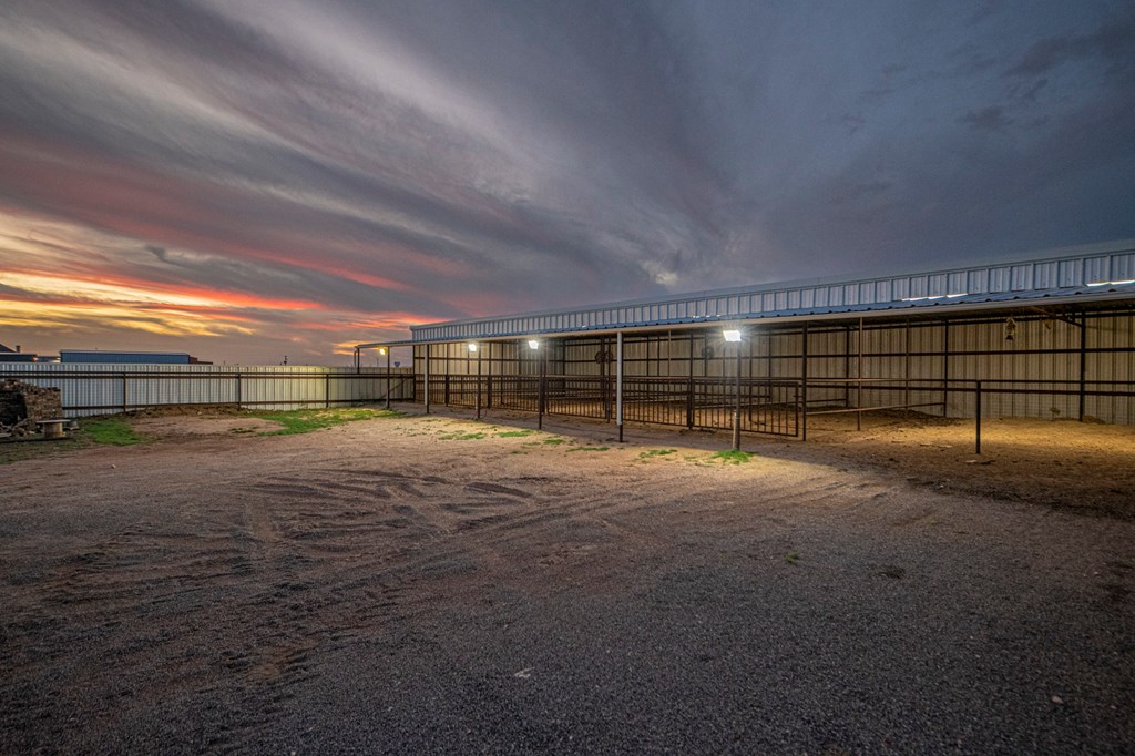 2507 N County Rd 1278 Property Photo 69