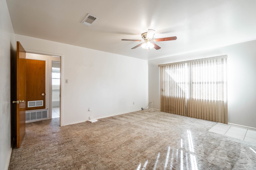 4628 Bowie Dr Property Photo 4