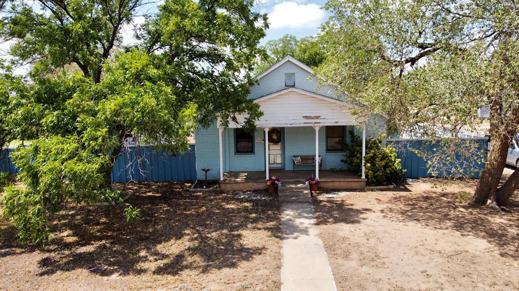 909 N St. Paul Property Photo 4