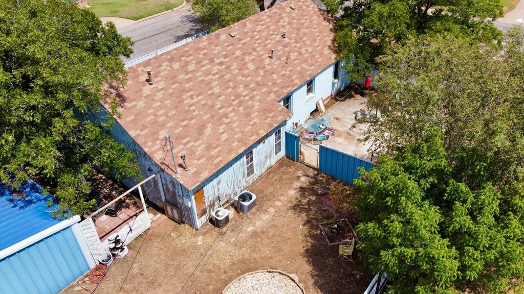 909 N St. Paul Property Photo 29